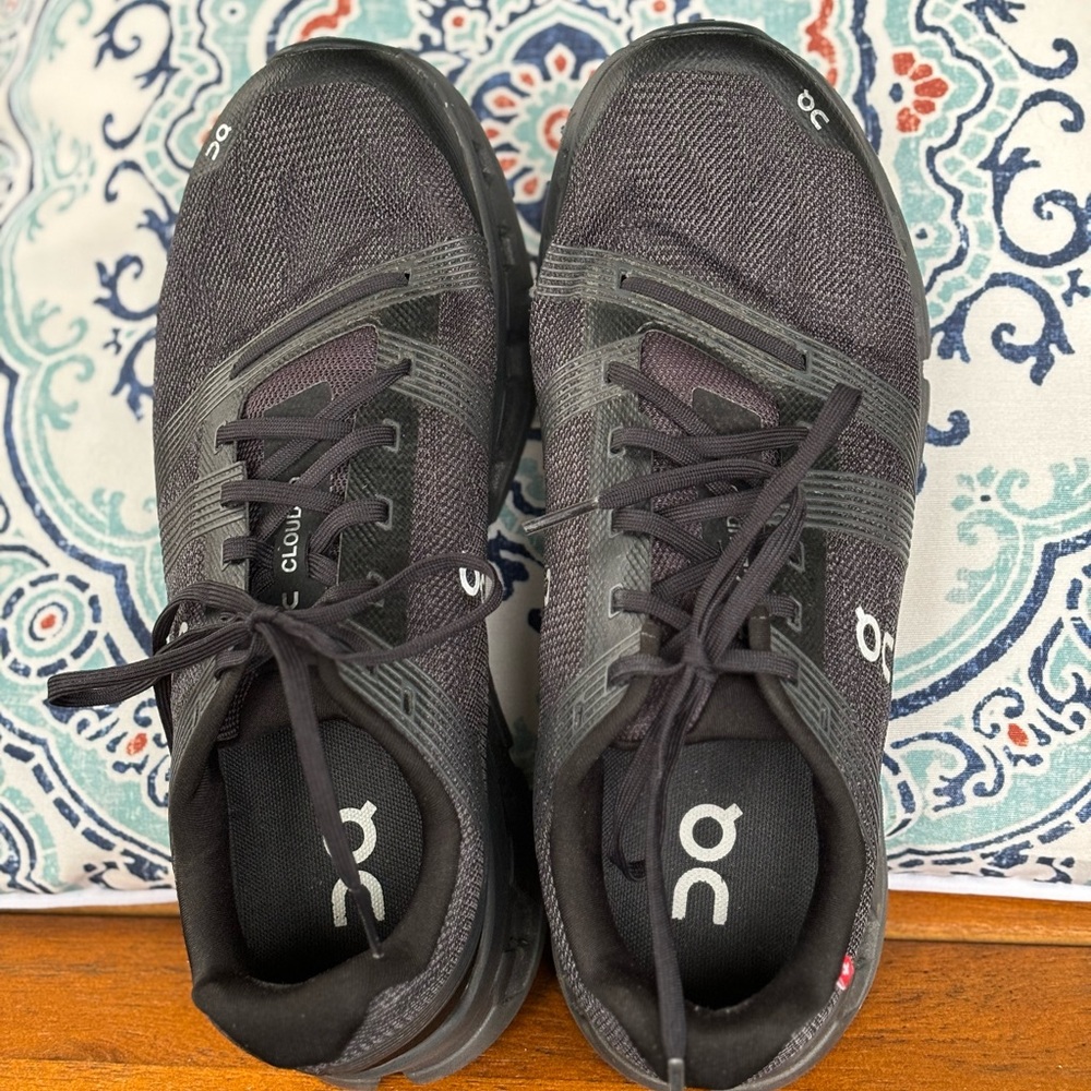 On Cloudgo men’s shoes. Black Eclipse Running Athletic Sneakers Lace Up size 9.5